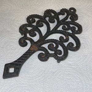VTG Cast Iron Trivet Family Tree (VM) Virginia Metalcrafters Iron Art.